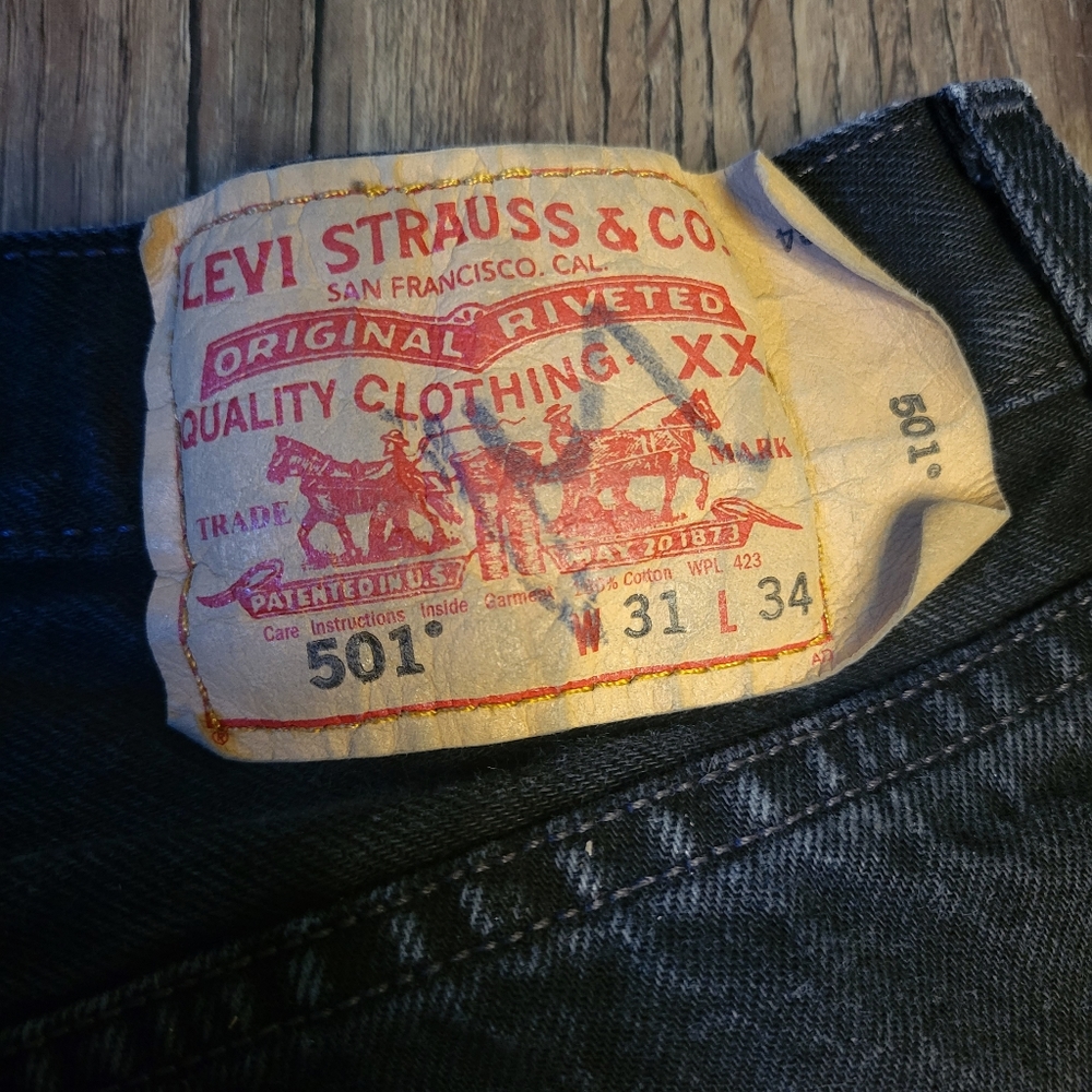 Vintage Levis 501 Button Fly Black Denim Distressed Cut Off Shorts - Picture 6 of 12